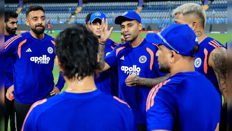 IND vs ENG, T20 World Cup Semifinal: एक्शन मोड में सूर्यकुमार यादव, अभिषेक शर्मा, वरुण चक्रवर्ती, जसप्रीत बुमराह और ईशान किशन के साथ बना रहे 'मास्टर प्लान'