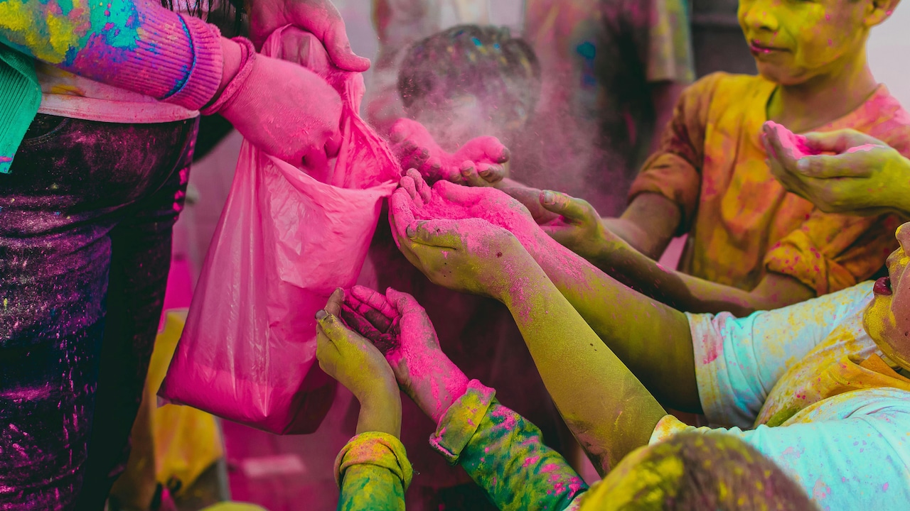 Eco-Friendly Holi Gift Hampers of 2026 Eco-Friendly Holi Gift Hampers of 2026