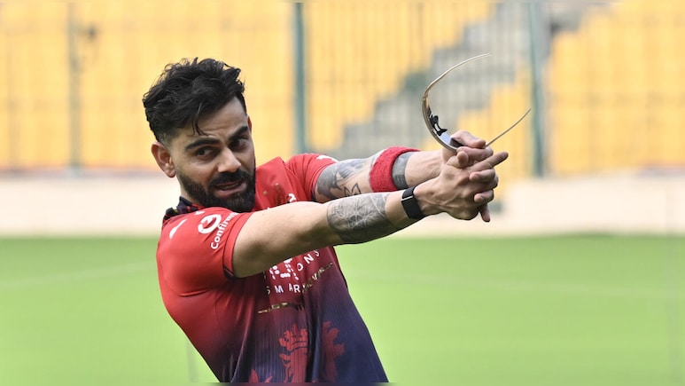 आईपीएल से पहले विराट कोहली का विस्फोट, छक्के-चौकों से गूंज उठा स्टेडियम, VIDEO