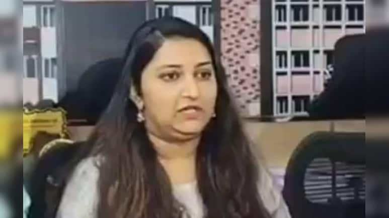 पहलगाम आतंकी हमले में शहीद की बेटी को मिली सरकारी नौकरी, सीएम फडणवीस ने दी बधाई