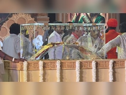 150 साल बाद बाहर निकाली दादा गुरुदेव महाराज की पवित्र चादर, 1.08 करोड़ भक्त पूरे विश्व में कर रहे इकतीसे का पाठ