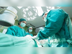 मेडिकल साइंस का चमत्कार, AI की मदद से हुई घुटनों की सर्जरी, 4 घंटे में ही चलने लगे 74 साल के बुजुर्ग