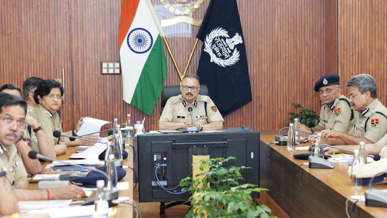 राजस्थान में कानून-व्यवस्था को लेकर DGP राजीव शर्मा की मीटिंग, पुलिस को अपराध पर सख्त नियंत्रण के निर्देश