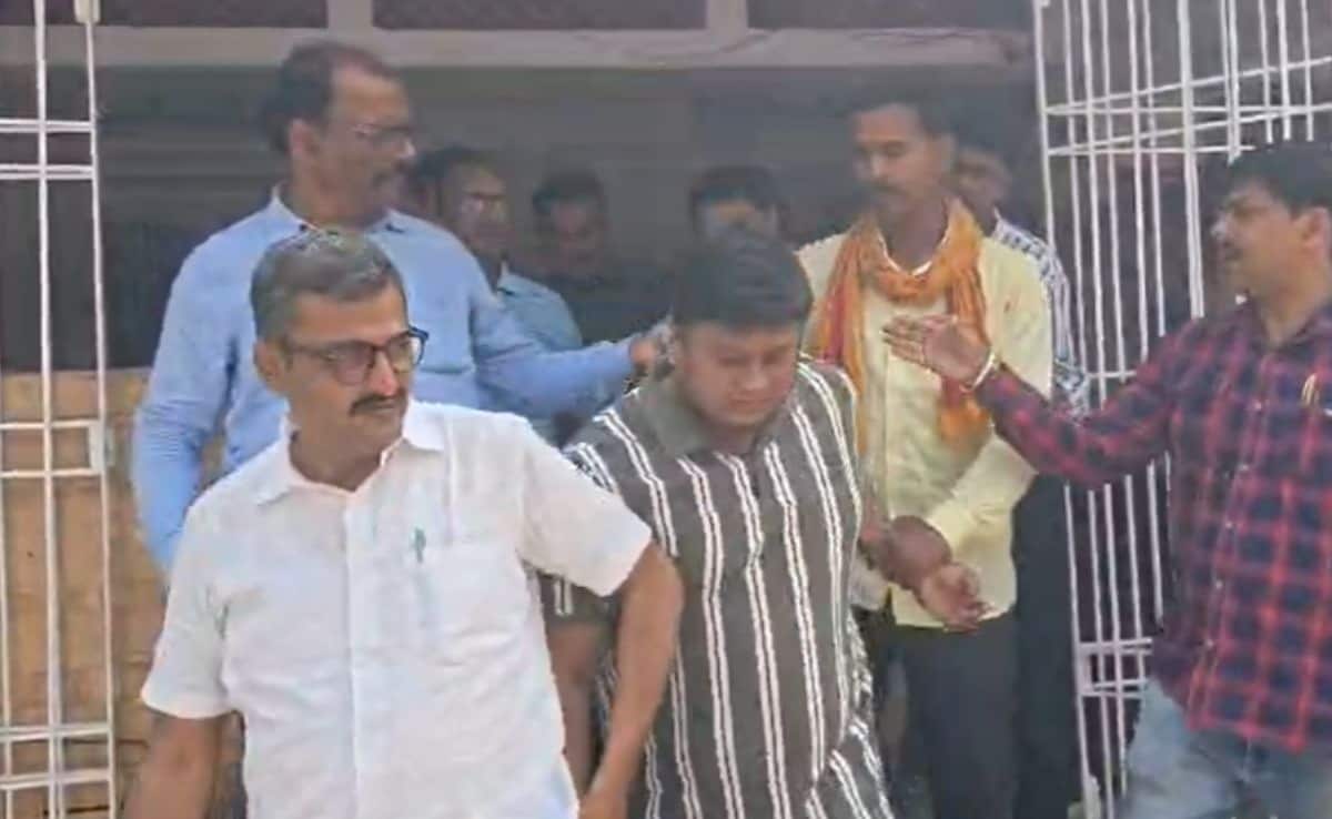 Bihar: SDM ऑफिस में विजिलेंस टीम ने कलर्क और सेटेनो को किया ट्रैप, 70000 रुपये घूस लेते रंगे हाथ गिरफ्तार