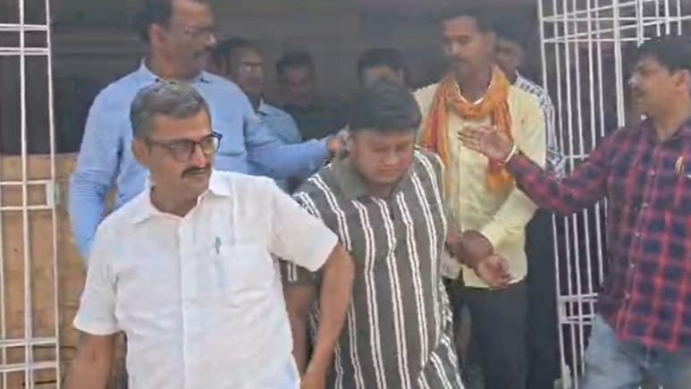 Bihar: SDM ऑफिस में विजिलेंस टीम ने कलर्क और सेटेनो को किया ट्रैप, 70000 रुपये घूस लेते रंगे हाथ गिरफ्तार