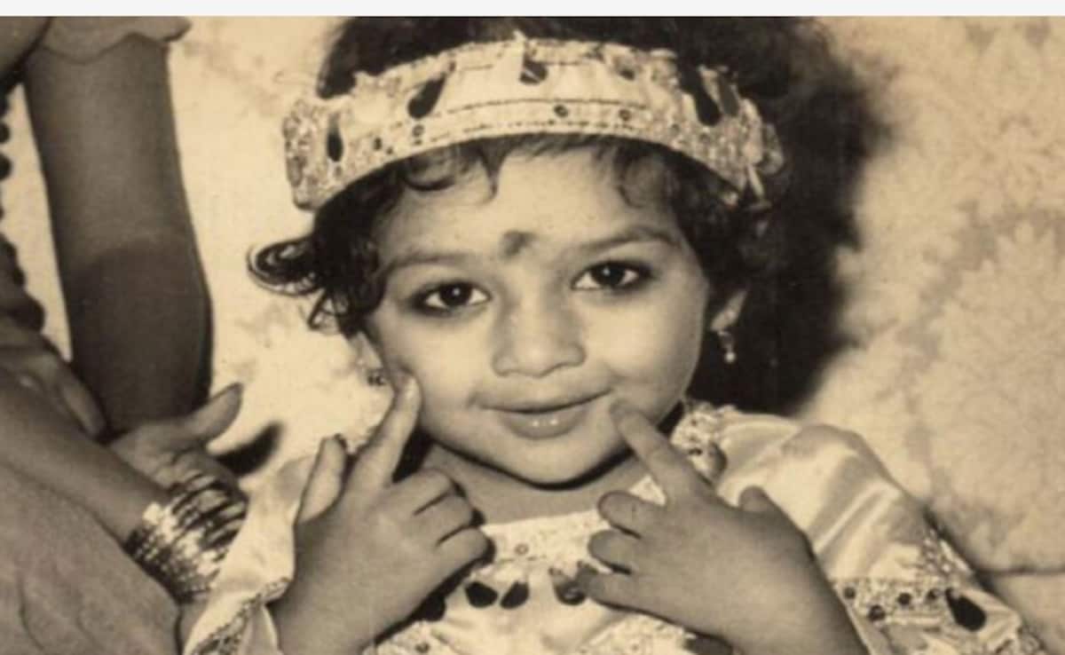 कभी वेट्रेस थी यह एक्ट्रेस, आज है टीवी की हाईएस्ट पेड एक्ट्रेस, लेती है इतनी मोटी फिस, जानकर फटी रह जाएंगी आंखें