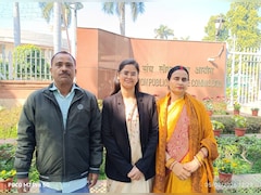 पिता करते थे कैरी बैग सप्लाई और बेटी बन गई IAS, गरीबी में पली रितिका ने छू लिया आसमान