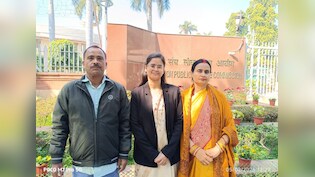 पिता करते थे कैरी बैग सप्लाई और बेटी बन गई IAS, गरीबी में पली रितिका ने छू लिया आसमान