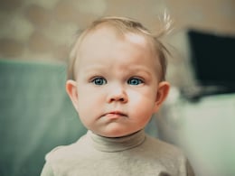 छोटा बच्चा मारता है या बाल खींचता है, एक्सपर्ट से जानें ऐसा क्यों करता है बच्चा और माता-पिता को क्या करना चाहिए?