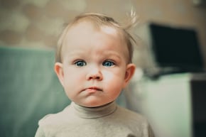 बच्चे क्यों देने लगते हैं धमकी? जानिए घर के माहौल का कितना असर पड़ता है