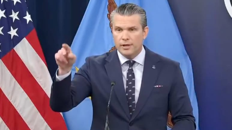 अमेरिका बोला- ईरान पर ऐसा हमला करेंगे कि दुनिया याद करेगी; रक्षा मंत्री ने बताया ट्रंप का प्लान