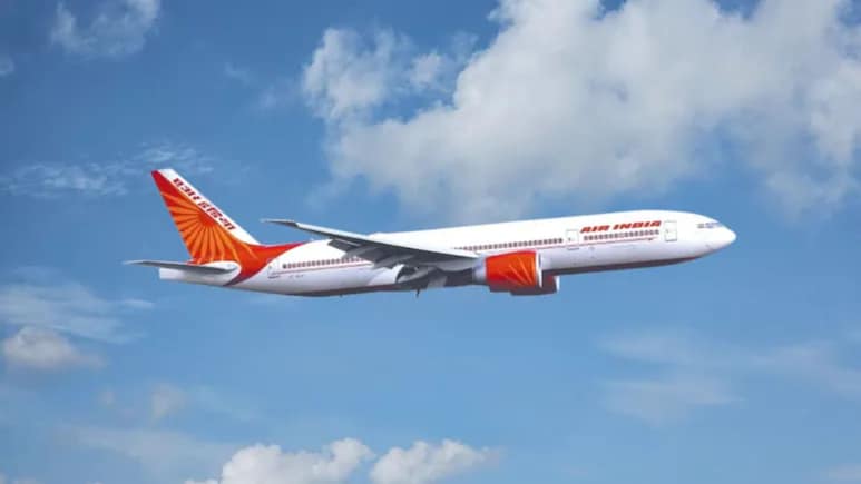 Air India चा मोठा घोळ! दिल्लीहून कॅनडाला निघालेलं विमान 8 तास हवेत फिरुन पुन्हा दिल्लीतच उतरलं; नेमकं काय घडलं