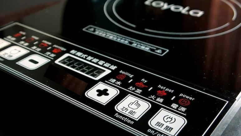 गैस सिलेंडर की किल्लत के बीच कर रहे हैं इंडक्शन चूल्हा खरीदने की प्लानिंग? इन 5 चीजों का रखें ध्यान, नहीं तो हो सकता है नुकसान