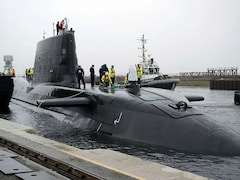 हॉर्मुज पर चरम तनाव के बीच अरब सागर में ब्रिटिश परमाणु पनडुब्बी की एंट्री; UN, WHO और WFP ने दी गंभीर तबाही की चेतावनी