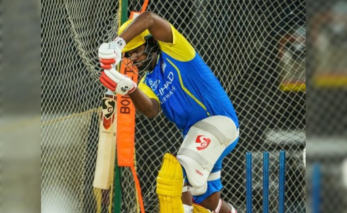 VIDEO: मुरलीधरन की गेंद पर छक्का लगाना चाहते थे सैमसन, धोनी की गलती से बॉल बॉल बचे