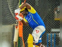 VIDEO: मुरलीधरन की गेंद पर छक्का लगाना चाहते थे सैमसन, धोनी की गलती से बाल-बाल बचे