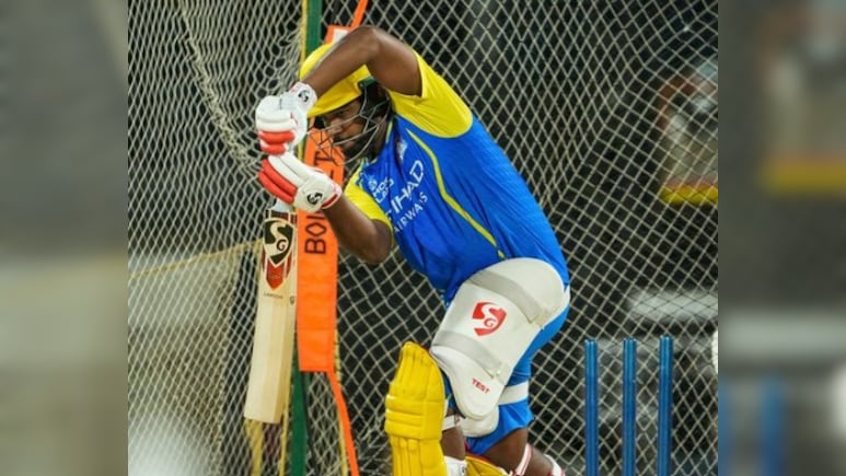 VIDEO: मुरलीधरन की गेंद पर छक्का लगाना चाहते थे सैमसन, धोनी की गलती से बॉल बॉल बचे