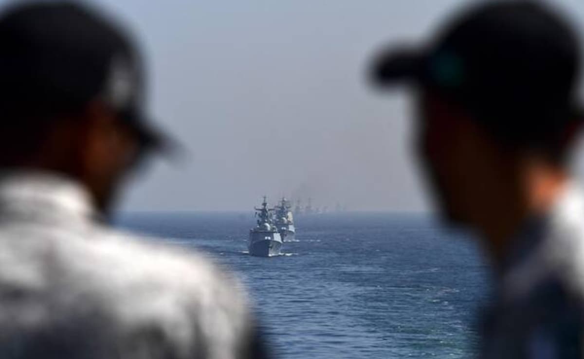 हॉर्मुज संकट के बीच पाकिस्तानी नौसेना ने युद्धपोत क्यों किए तैनात?