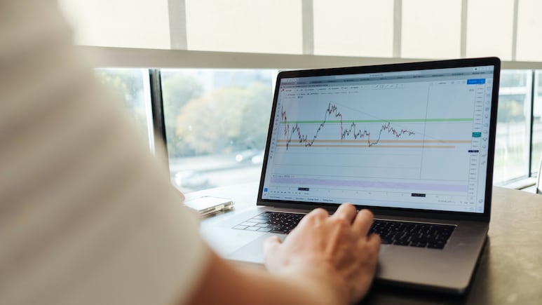 Stocks Splits This Week: Manbro Industries, V2 Retail, Avax Apparels &mdash; Check Record Dates