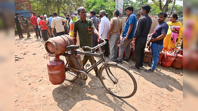 2 Free LPG Cylinders To Every Household: Delhi Budget Amid Middle East War