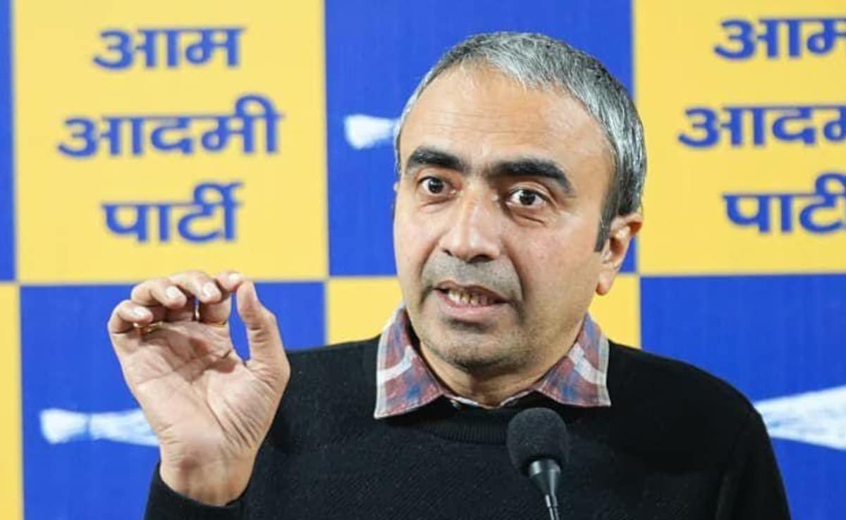 LPG की किल्लत से हरियाणा में हाहाकार, घंटों कतार में खड़े लोग : अनुराग ढांडा