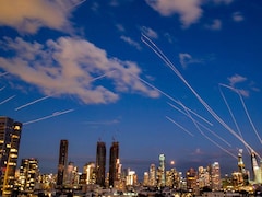 165 बैलिस्टिक मिसाइलें, 541 ड्रोन... ईरान ने UAE पर किया पलट'वॉर'; विदेश मंत्री बोलीं- चुप नहीं बैठेंगे