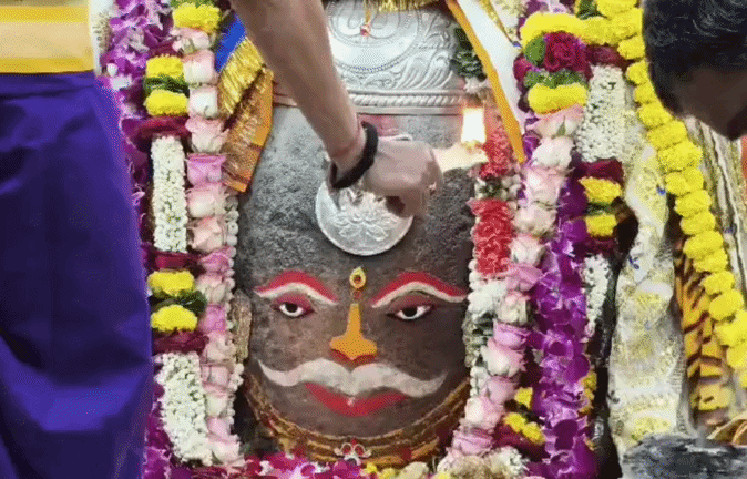 चंद्र ग्रहण का असर: बाबा महाकाल को अर्पित नहीं होगा जल! होली के लिए ज्योतिषाचार्य ने दी खास सलाह