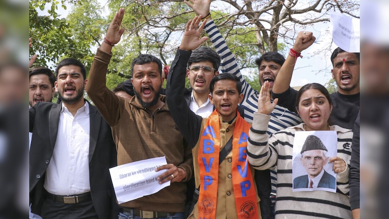 जिन्&zwj;ना को लेकर जम्मू यूनिवर्सिटी में मचा रहा है बवाल, जानें पूरा मामला