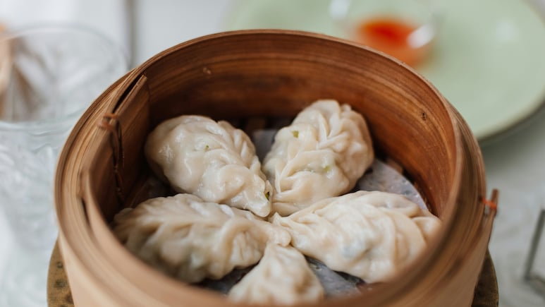 Heathy Snacks For Kids: बच्चों के लिए परफेक्ट स्नैक, सूजी-चावल से बनाएं नरम और हेल्दी मोमोज