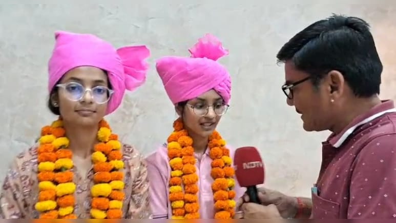 सीकर की बेट&zwj;ियों ने ज&zwj;िले का नाम क&zwj;िया रोशन, 12वीं में 99.80% अंक हास&zwj;िल क&zwj;िया&nbsp;