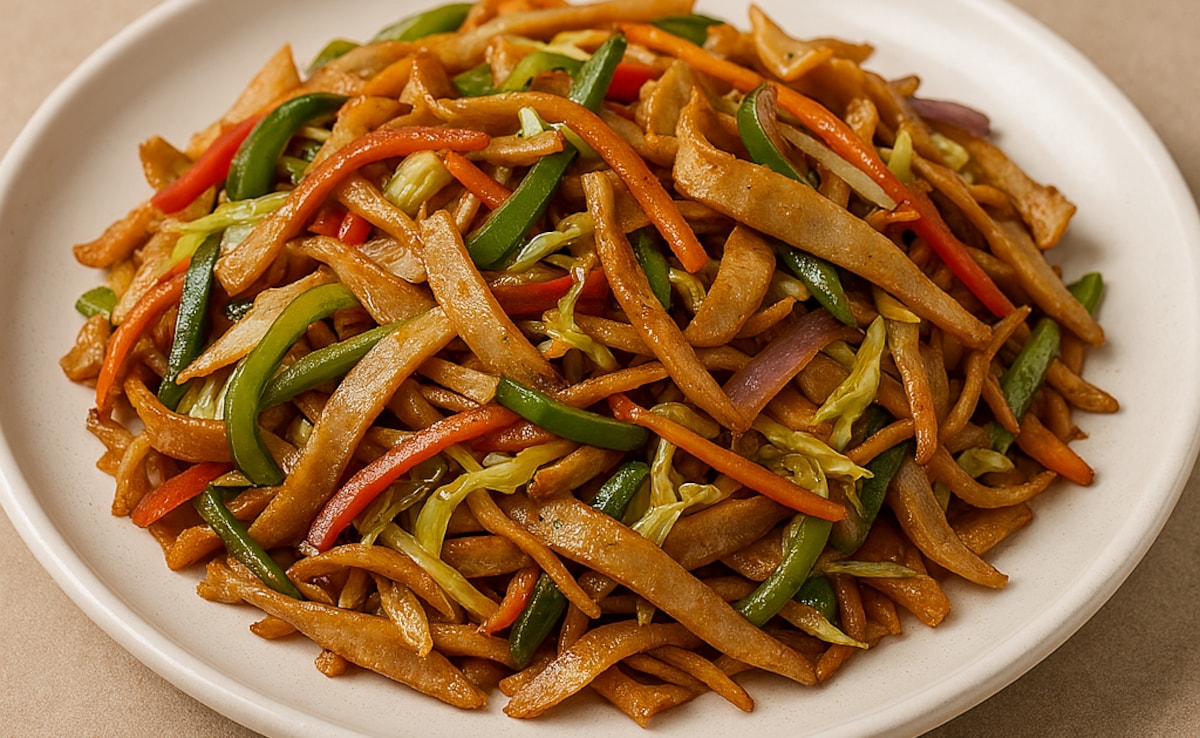 बची हुई रोटी से मिनटों में बनाएं टेस्टी चाऊमीन, बच्चों को भी आएगी खूब पसंद