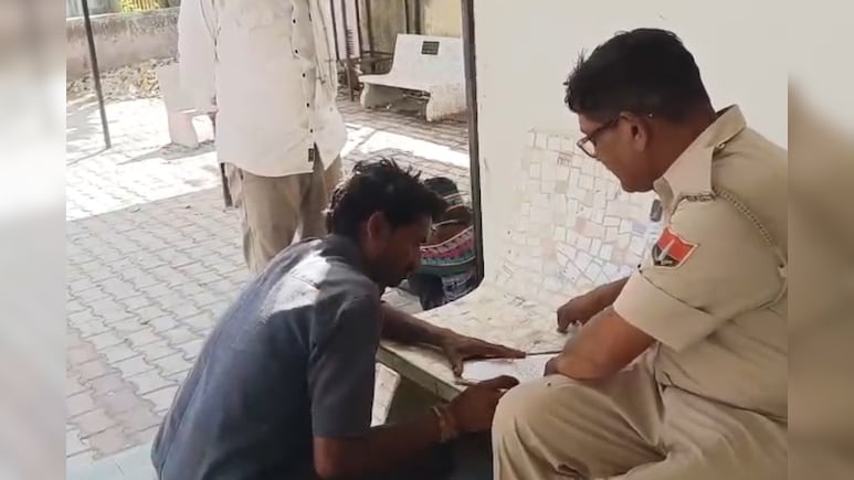 पत्नी ने घर जाने से किया इनकार तो थाने के बाहर युवक ने पी लिया जहर, 7 महीने से मायके में रह रही थी युवती