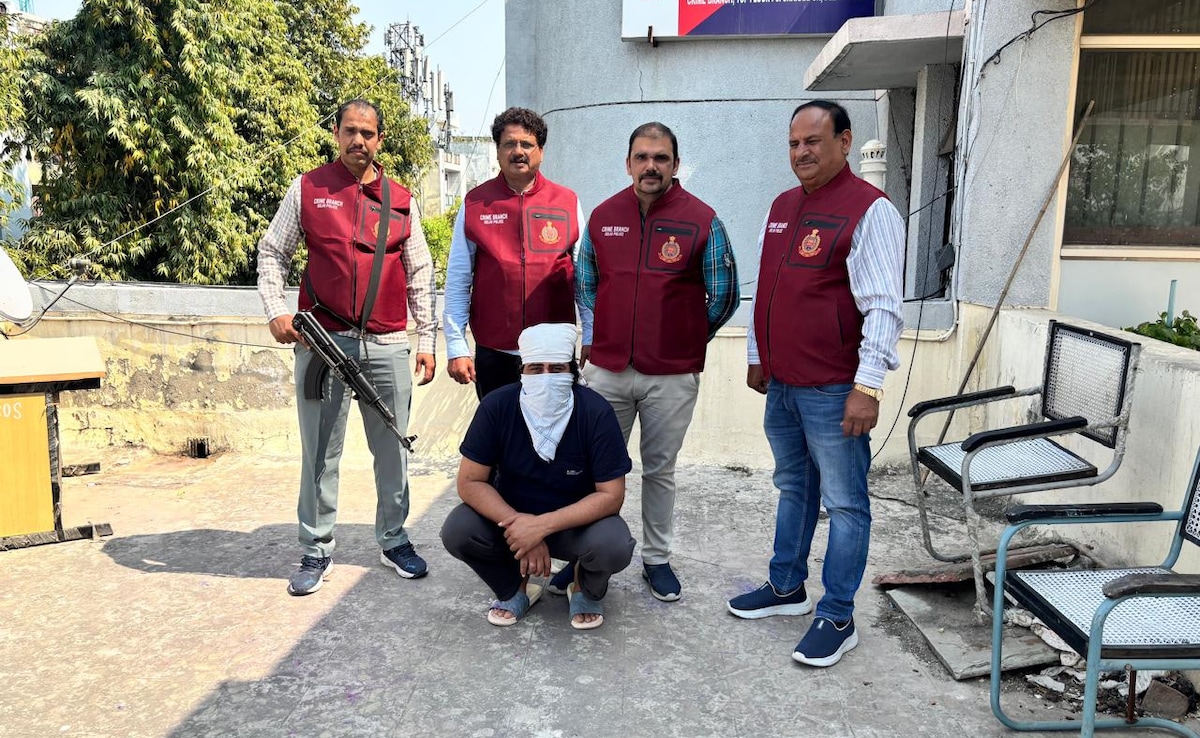 दिल्लीः पुलिस वालों का वीडियो बनाकर उनसे ही गलत काम करवाता था ये रैकेट, सड़क पर खुलेआम होती थी 'लूट'