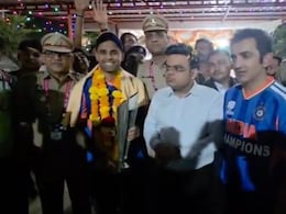 खिताबी जीत के बाद T20 World Cup ट्रॉफी के साथ हनुमान मंदिर पहुंचे गौतम गंभीर, सूर्यकुमार यादव और जय शाह