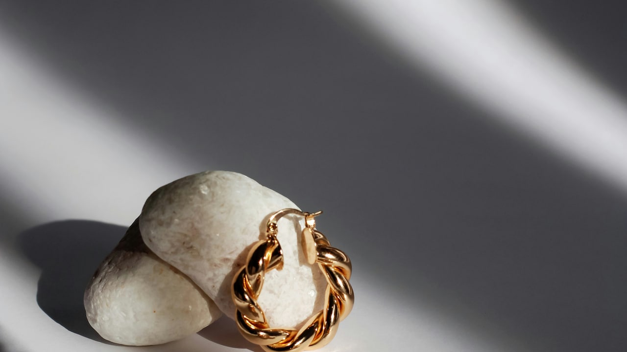 Why Lightweight Jewellery Is Becoming More Popular in 2026