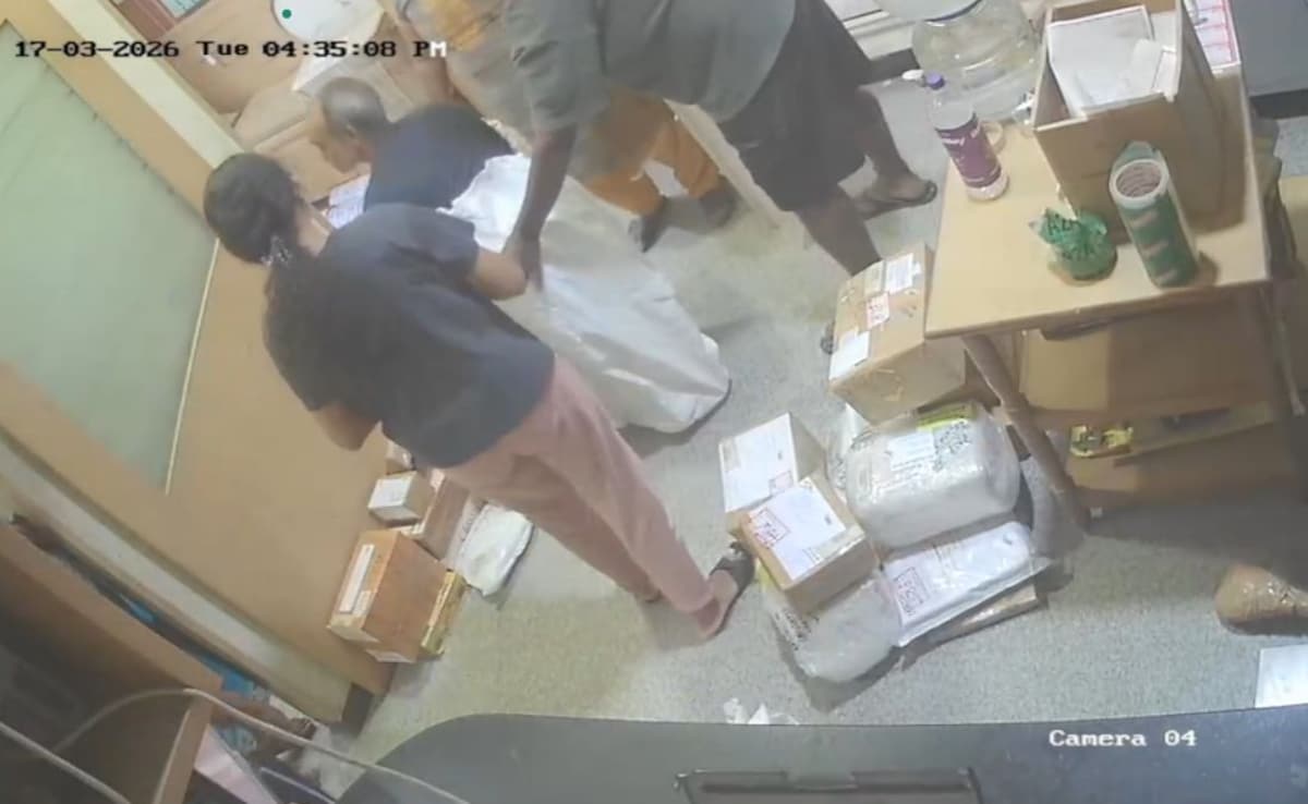 Watch: To Shoot Reel, Bengaluru Woman Tries To "Courier" Father In Sack