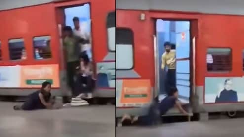 बच्चा ट्रेन में छूटा तो जान की बाजी लगा दौड़ी मां, चलती ट्रेन से लड़ी, आंखें नम कर देगा ये वीडियो