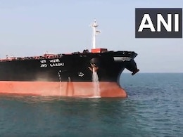 VIDEO: गुजरात के मुंद्रा पोर्ट पहुंचा 'जग लाडकी,  हॉर्मुज के रास्ते लेकर आया 80,886 मीट्रिक टन कच्चा तेल