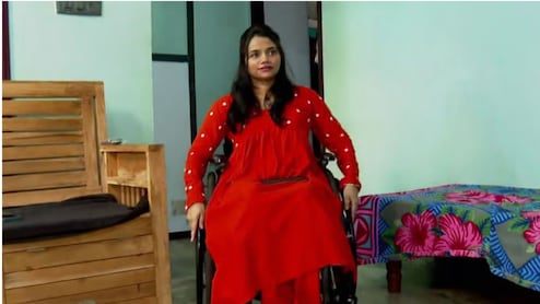 UPSC CSE 2025 : अपघातात स्मृती गेली,पायही गमावले; 10 वर्षांनंतर नियतीला हरवून जिद्दी मुलगी झाली सरकारी अधिकारी!