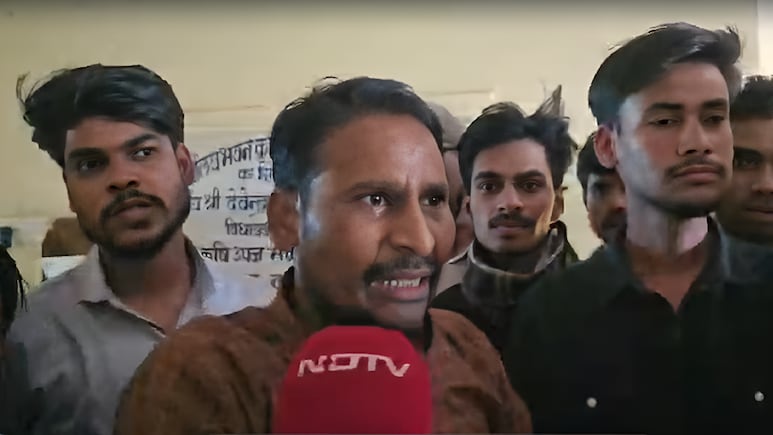 बिटिया की शादी है साहब&hellip; मंडी में फूट पड़ा किसान का दर्द, फसल बिके बिना लौटने की नौबत