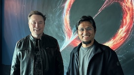 कौन हैं देवेंद्र चपलोट? IIT बॉम्बे के वो रोबोटिक्स एक्सपर्ट, जिनका एलन मस्क ने खुद किया अपनी कंपनी में स्वागत