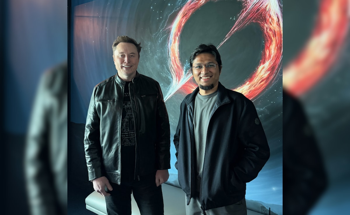 कौन हैं देवेंद्र चपलोट? IIT बॉम्बे के वो रोबोटिक्स एक्सपर्ट, जिनका एलन मस्क ने खुद किया अपनी कंपनी में स्वागत