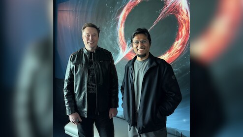 कौन हैं देवेंद्र चपलोट? IIT बॉम्बे के वो रोबोटिक्स एक्सपर्ट, जिनका एलन मस्क ने खुद किया अपनी कंपनी में स्वागत