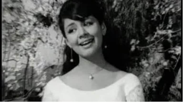 200 फिल्मों में काम करने वाली एक्ट्रेस,&nbsp;राजेश-धर्मेंद्र की बनी हीरोइन, सलमान, शाहरुख और काजोल की बनी मां, हर किरदार में जीता फैंस का दिल&nbsp;