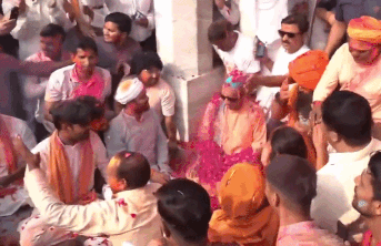 Holi Celebration Live: देशभर में मनाया जा रहा होली का पर्व, गोरखपुर में होली मनाते सीएम योगी का दिखा अलग अंदाज