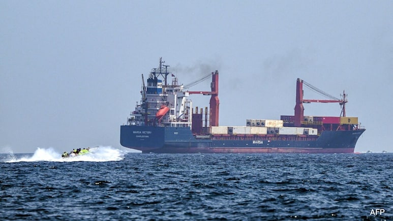 स्ट्रेट ऑफ होर्मुज में नेवी का 'चक्रव्यूह',  'मौत' के समंदर से सुरक्षित निकले भारतीय जहाज