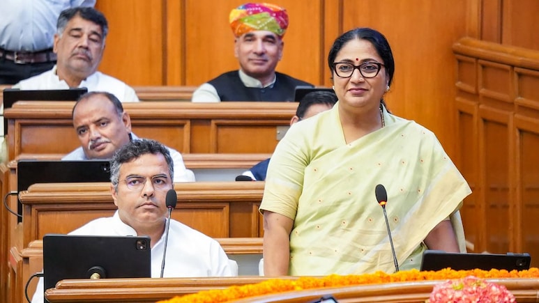 Delhi Budget: दिल्ली की बेटियों के लिए साइकिल, फ्री बस, मेधावी छात्रों को लैपटॉप... CM रेखा गुप्ता ने बजट में दिए तोहफे