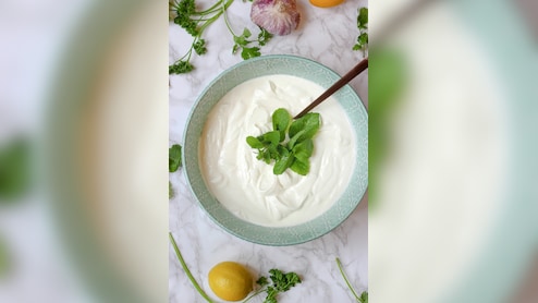 घर पर जमाएं एकदम गाढ़ा मलाईदार दही, बस ये देसी जुगाड़ कर देगा कमाल