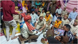 Rajasthan Police Mayra: सफाई कर्मचारी की बेटी की शादी में 'मामा' बनकर पहुंचे पुलिसवाले, भरा 1.61 लाख रुपये का मायरा