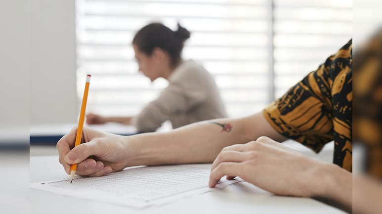 10वीं बोर्ड रिजल्ट के बाद कैसे शुरू करें NEET-JEE की तैयारी? छात्रों और पेरेंट्स के लिए 10 टिप्स